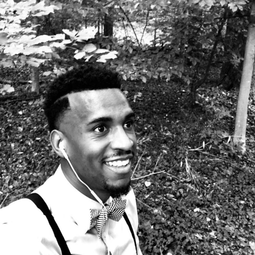 Meet your Posher, Deonta